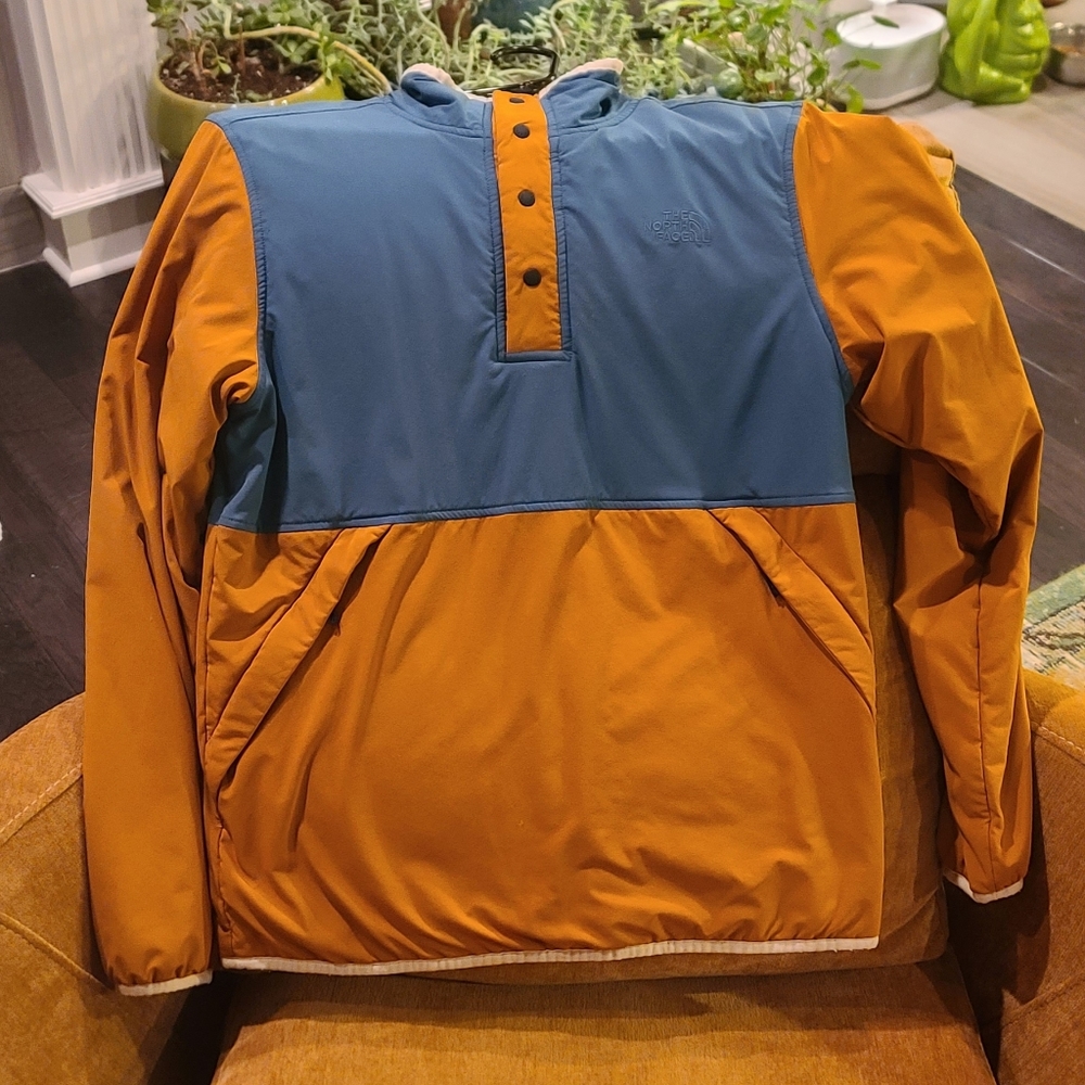 Men's North Face jacket